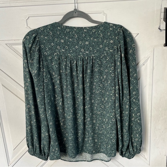 Universal Thread Indigo Blue Floral Top, Size S. - Picture 2 of 3